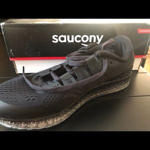 Brand new never worn saucony Ever Run